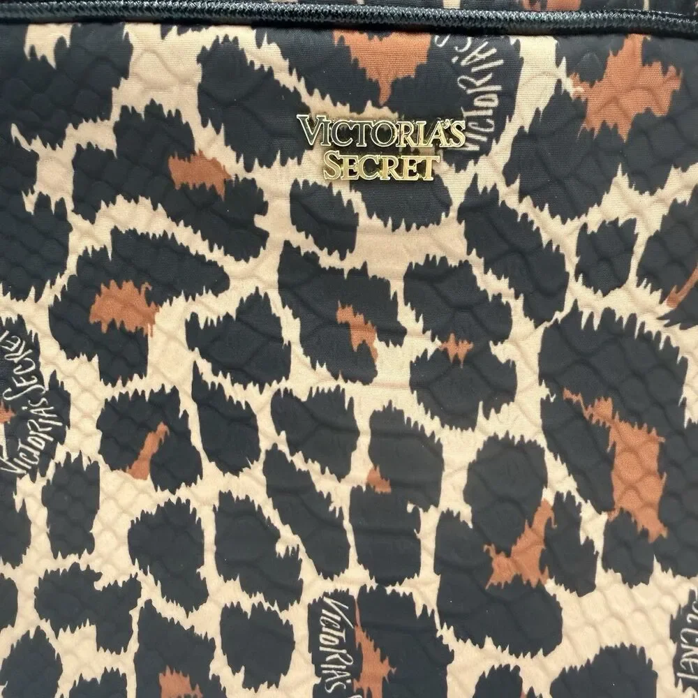 Victoria’s Secret Hanging Makeup Train Case Leopard Print Travel Cosmetic Bag